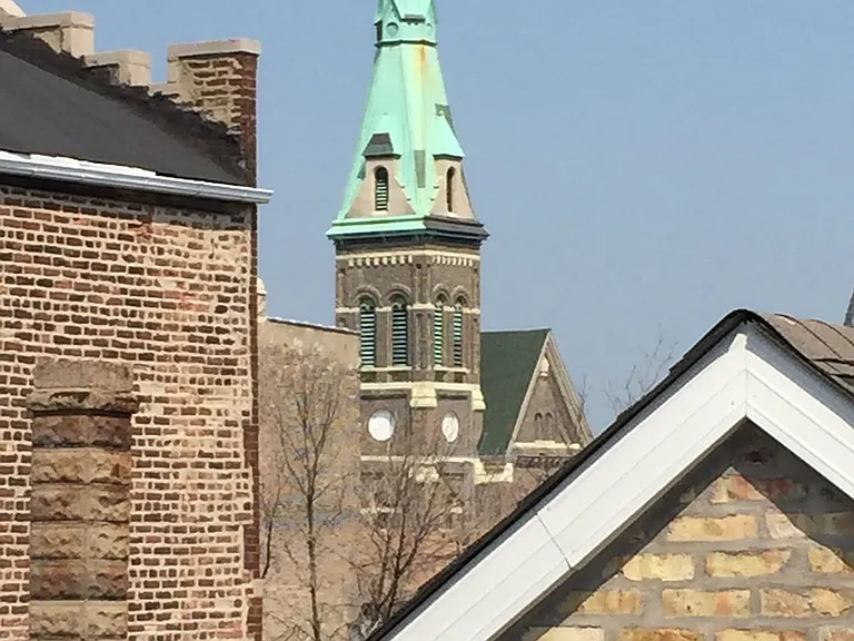Pilsen 1820 Throop — Photo 30