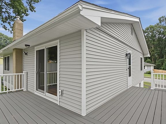 4th image of 3 Hingham Rd #1