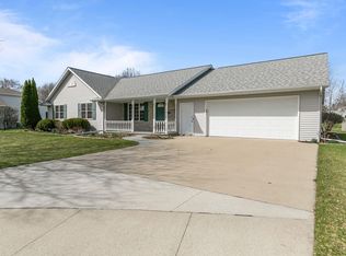 2412 Lupine Ct, Menasha, WI 54952