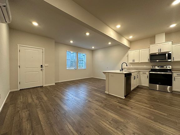 4th image of 2660 NE 116th Pl