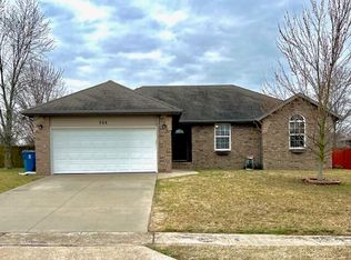 722 Shelley St, Willard, MO 65781