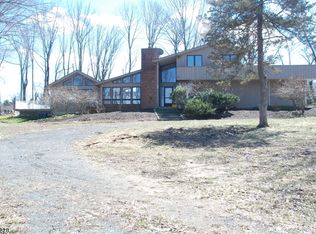 212 Old Turnpike Rd, Tewksbury Township, NJ 07830