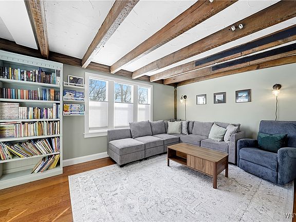 4th image of 12 Livingston St