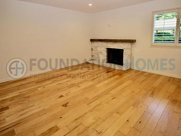 47 Willow Ln — Photo 6