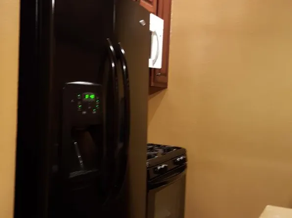 14005 Arthur Ave APT 3, Paramount, CA 90723