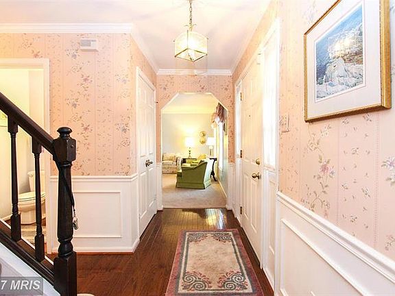 3rd image of 5 Lake Christopher Ct