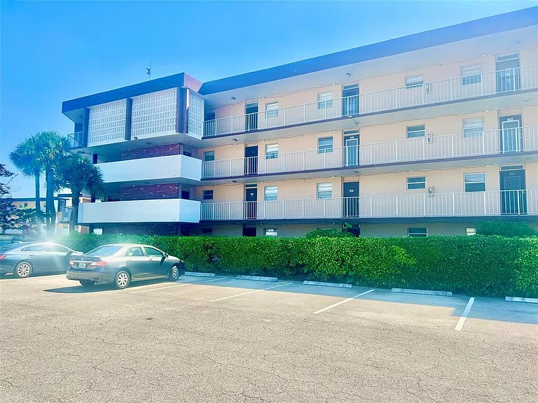 2800 NW 47th Ter #106B — Photo 46