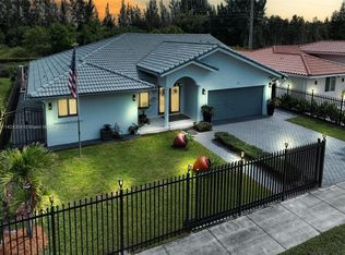 15941 SW 42nd Ter, Miami, FL 33185