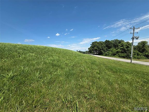 4th image of 1053 Country Club Ln