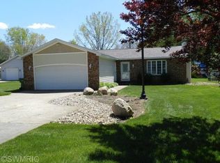 21509 Sail Bay Dr, Cassopolis, MI 49031