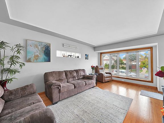 5th image of 5304 N Nagle Ave