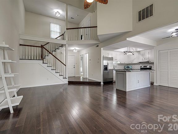 2nd image of 9235 N Vicksburg Park Ct
