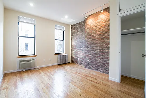 67 Diamond St #2L Photo 1