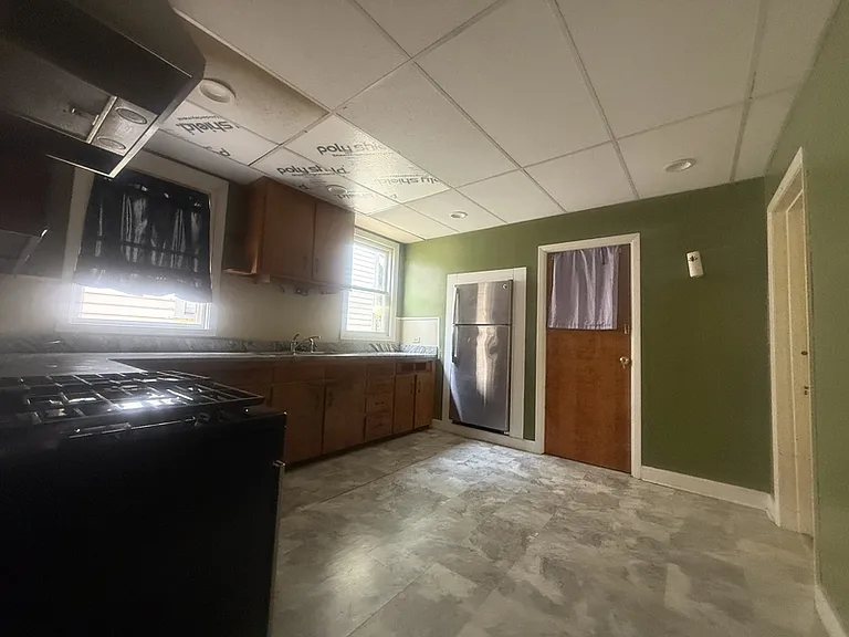 635 Myrtle Ave #2 — Photo 2