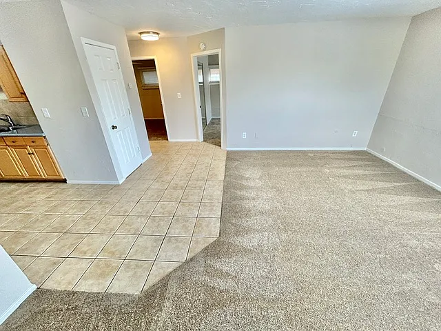 2 bed, 800 sqft, $2,050 — Photo 2