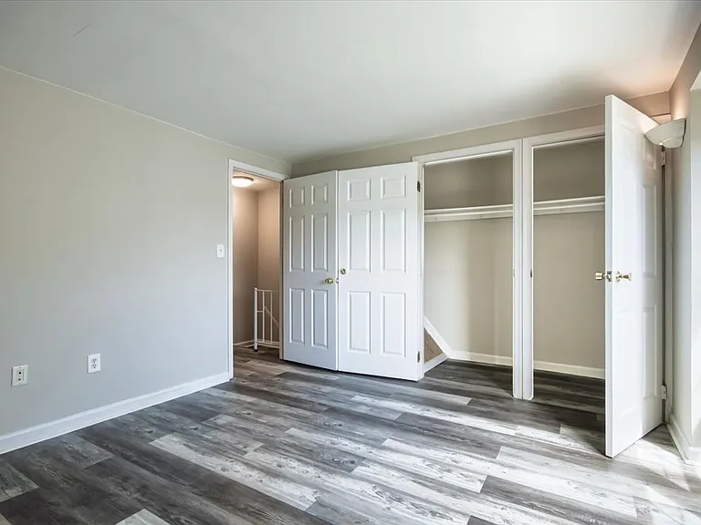 8523 Pioneer Dr — Photo 15