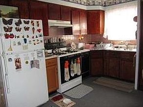 4th image of 2056 E Legrande Ave