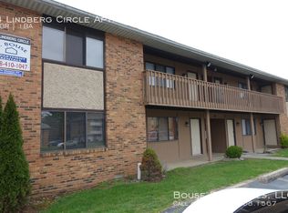 4 Lindbergh Cir APT 7, Belleville, IL 62221