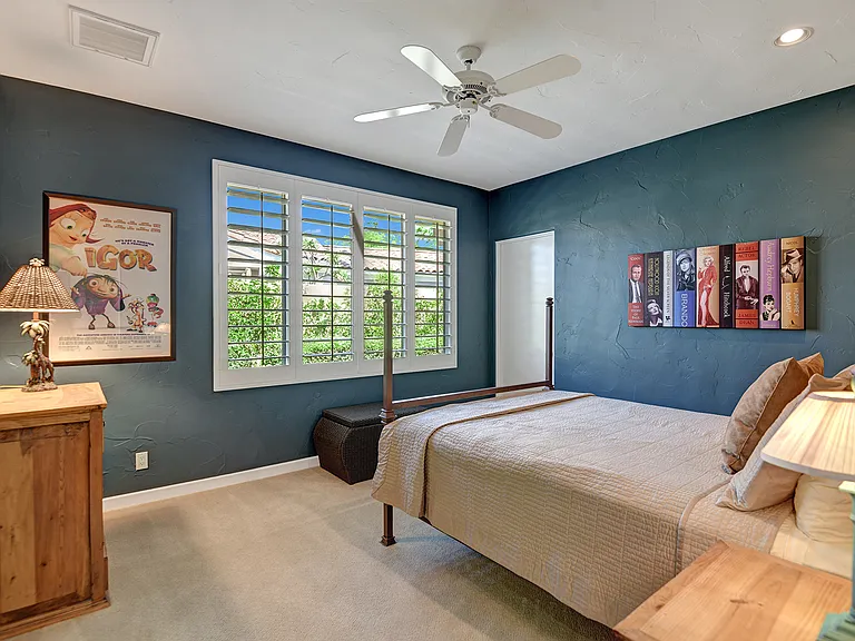 383 Desert Holly Dr — Photo 25