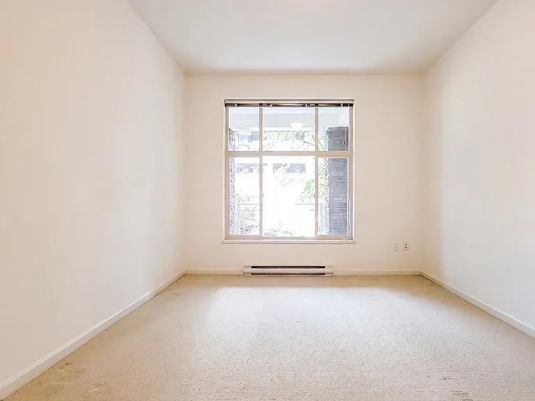 2477 Kelly Ave #213 — Photo 12
