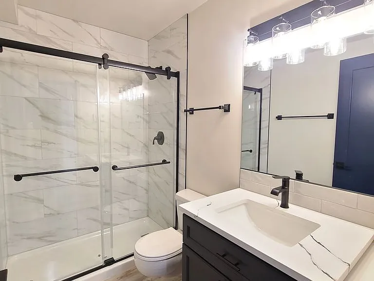 358 S Coeur D Alene St — Photo 31