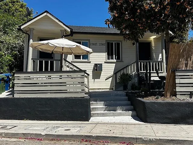 front view. subject unit at left side
