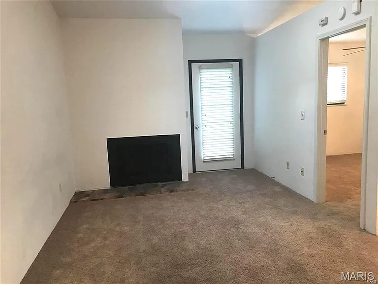 121 Ashley Dr — Photo 4