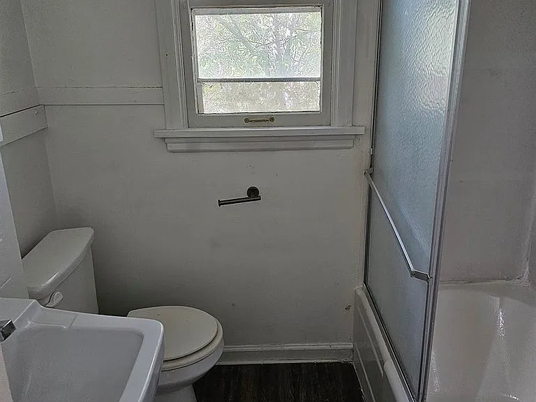Apartments available in a highly desirable University District location! — Photo 22