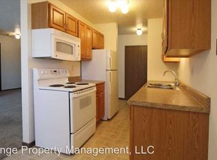 121 5th St SE APT 7, Watford City, ND 58854