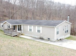 305 Walnut Grove Rd, Narrows, VA 24124