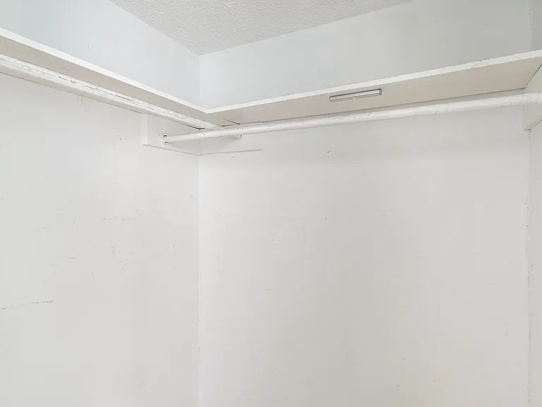 515 Krebs Ln #202 — Photo 9