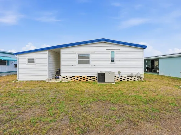 2049 Manoa Dr, Holiday, FL 34691