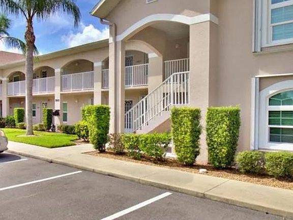 4th image of 11644 SW Egret Cir APT 1904