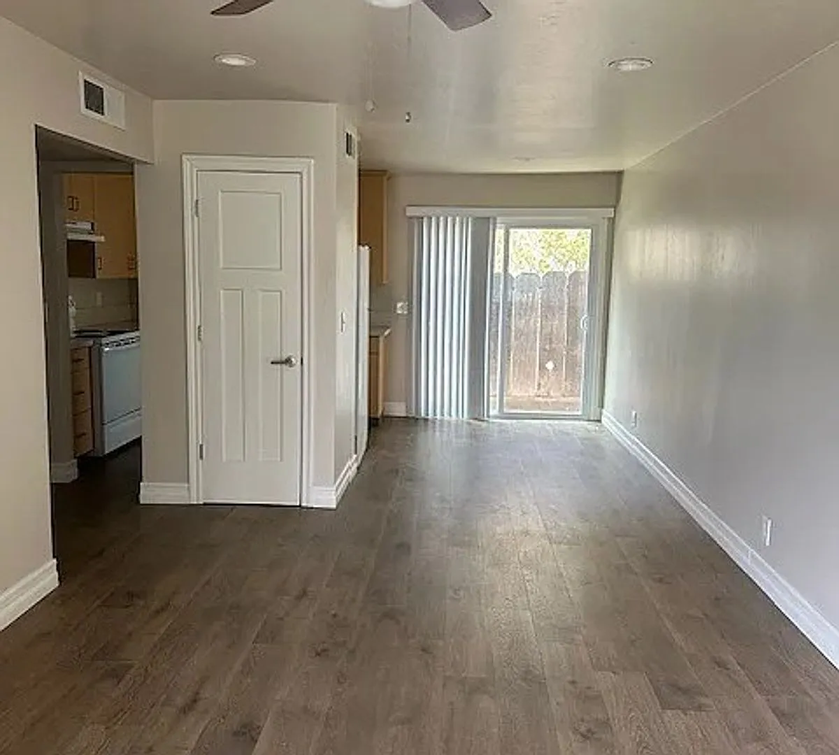 578 Brown St — Photo 4