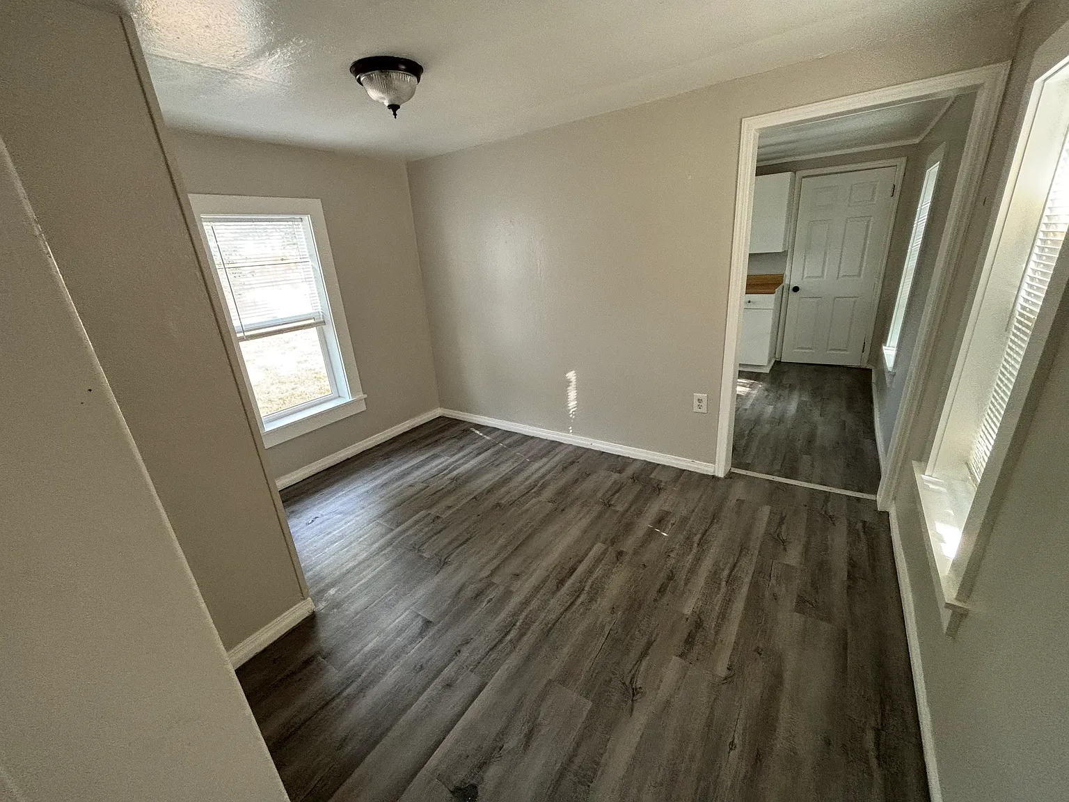 1 bed, 850 sqft, $895 — Photo 3