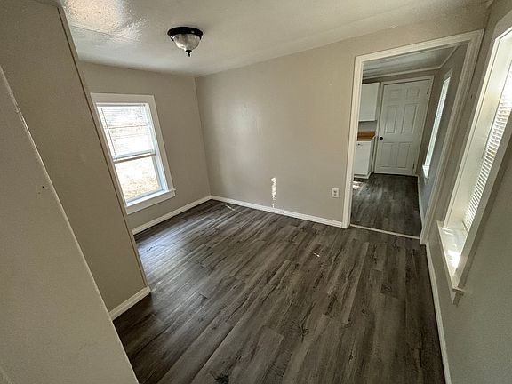 3rd image of 426 1/2 E Gray St