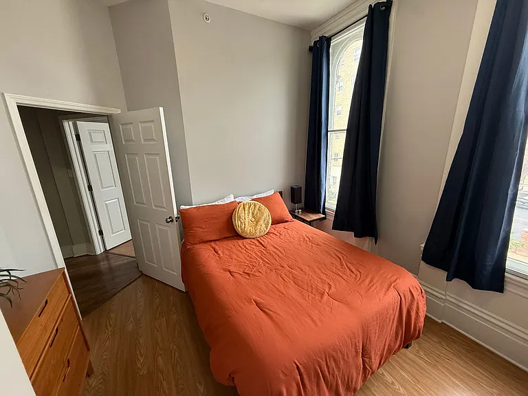 2134 East Carson Street — Photo 32