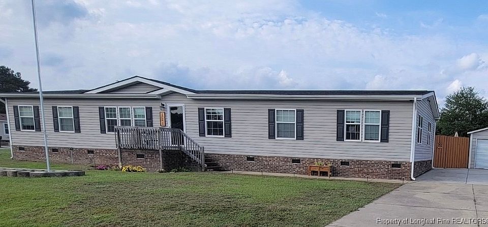 1st image of 121 Briar Creek Ct