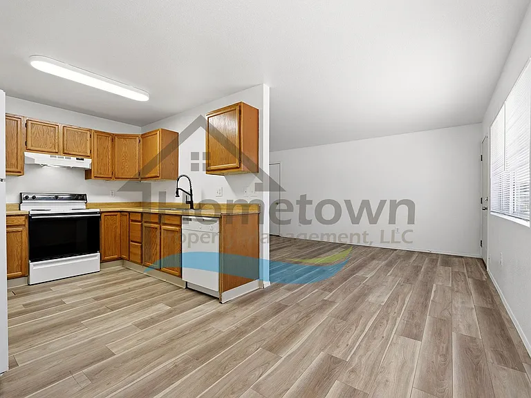 703 N Compton St — Photo 63
