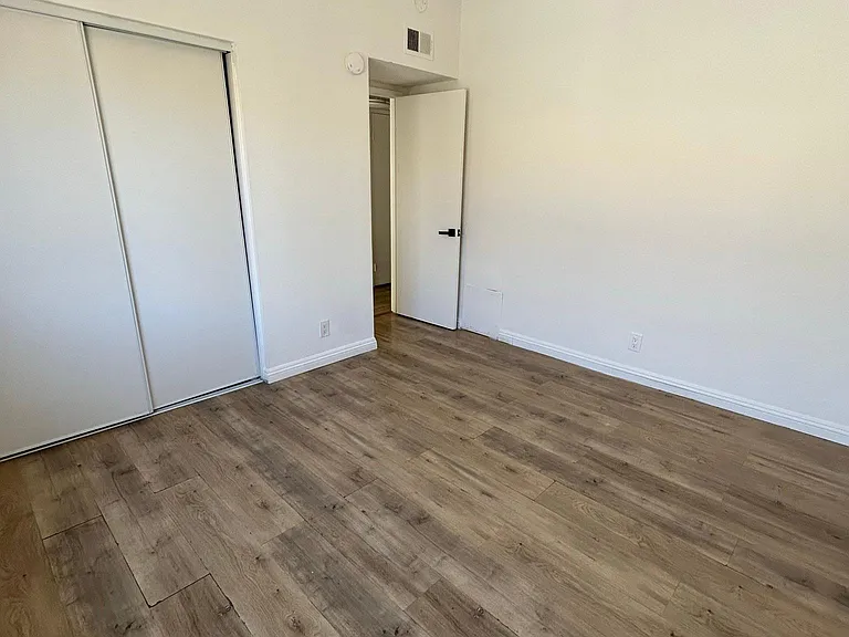 313 E Pine St #18 — Photo 11