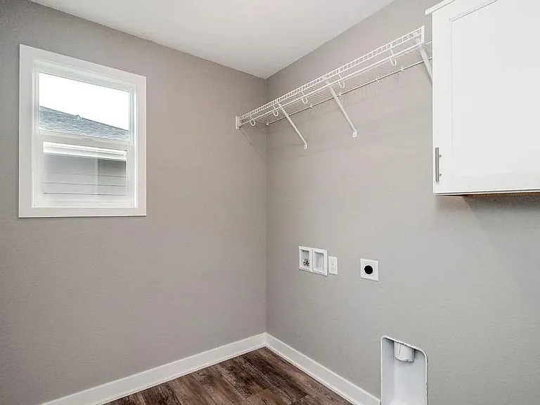 1817 NE Heritage Dr — Photo 15