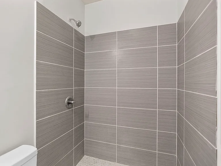 715 Corinth Rd — Photo 32