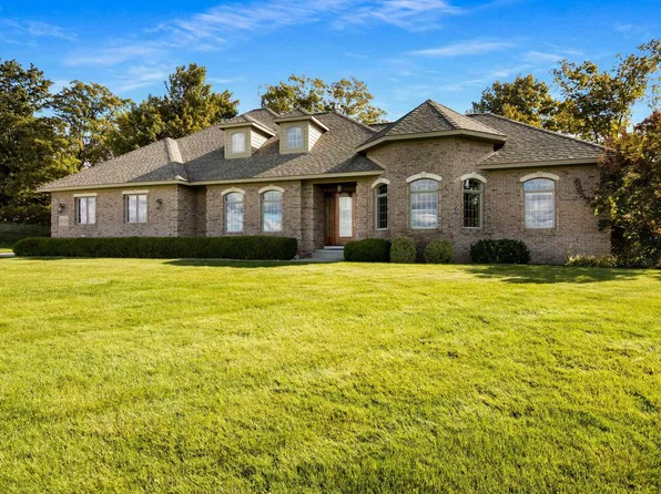 15728 Merlot Dr, Traverse City, MI 49686