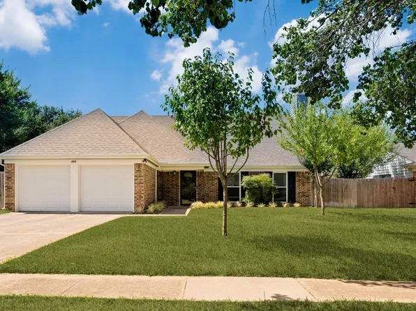 400 Harrington Ln, Euless, TX 76039