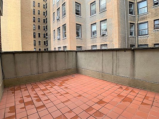 5th image of 250 W 105th St #E6
