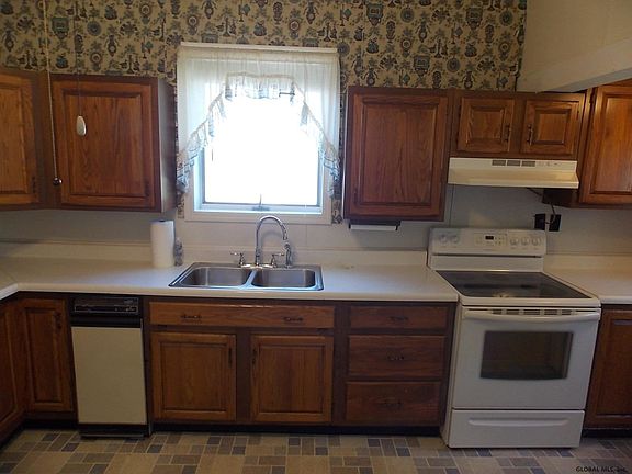 3rd image of 193 Vliet Blvd