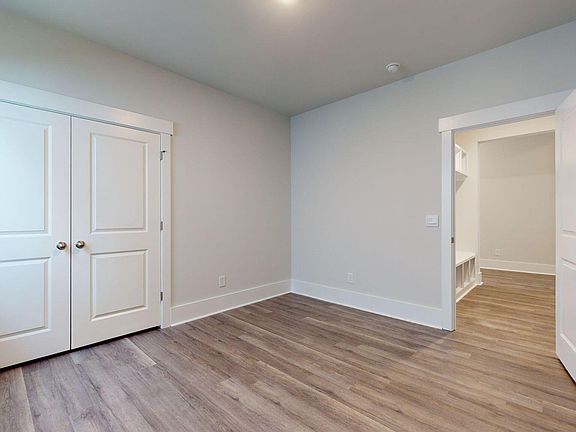 4th image of 510 Edgewater Way