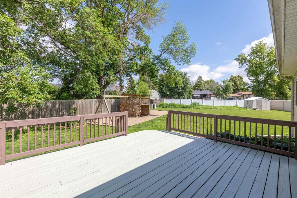 350 Pike Ct, Whiting, IA - View 6