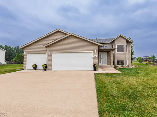424 S Sedona Dr, West Fargo, ND 58078