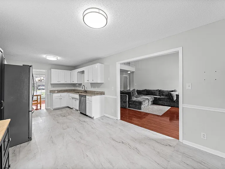 1283 Carnation Ct — Photo 8